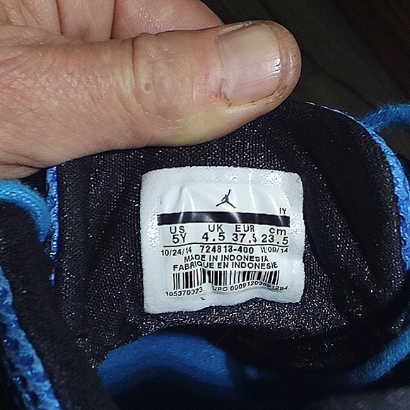 "Jordan Future Low BG 'Photo Blue' GOAT" - Picture 2 of 2